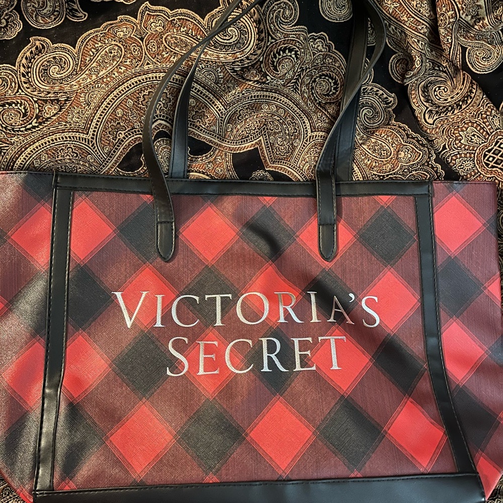 Victoria’s Secret tote.